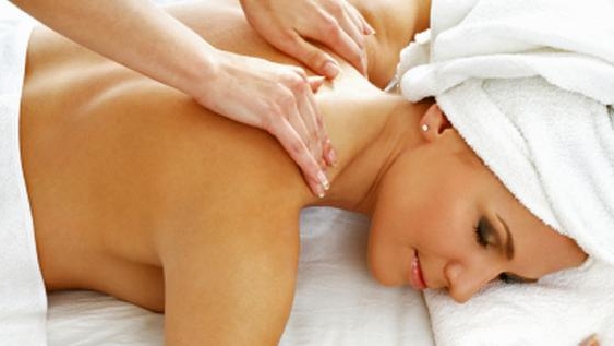 Falta mejor información sobre masajes y quiropráctica